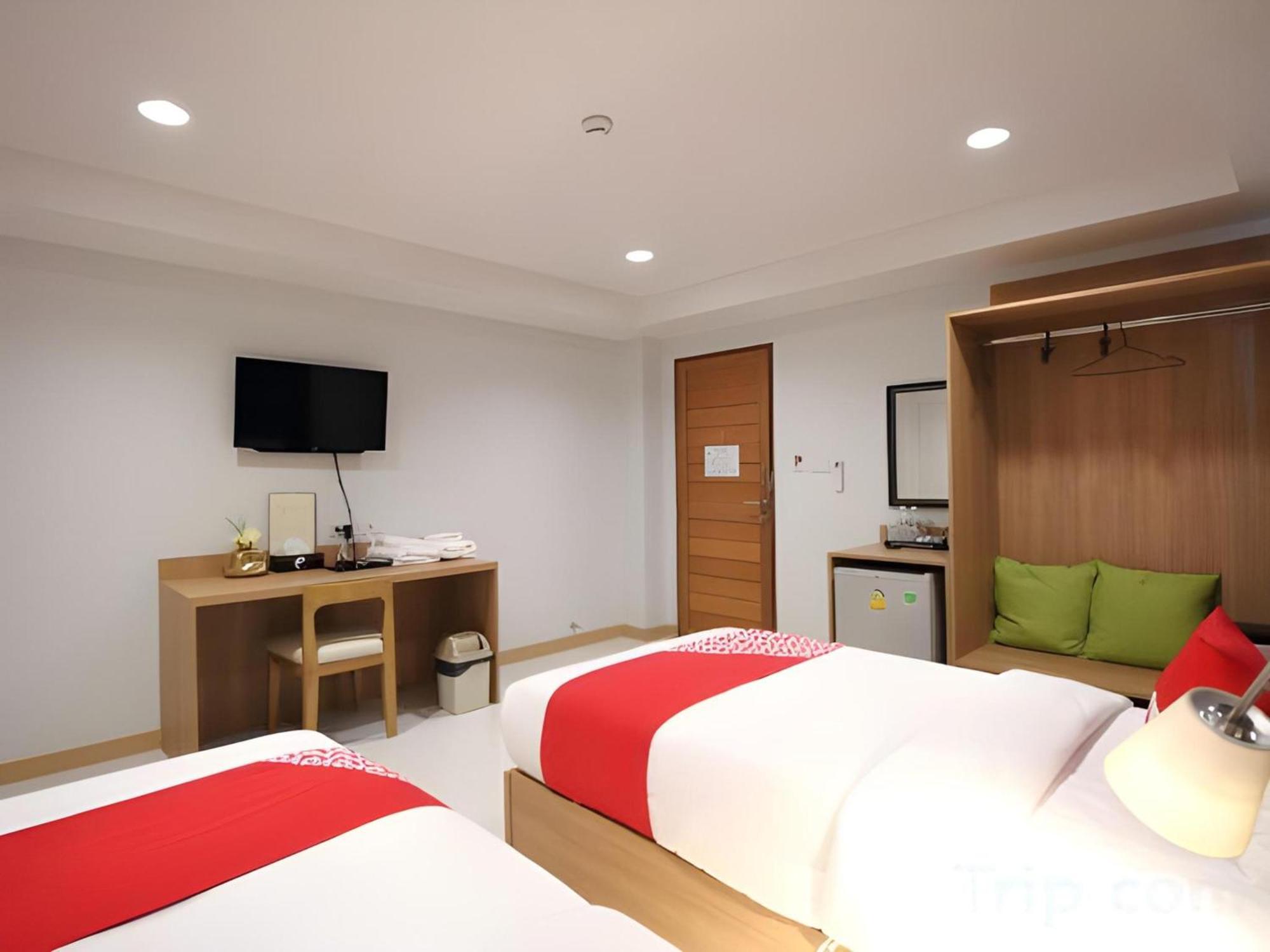 Super Oyo 483 Pannee Hotel Khaosan Bangkok Exterior photo